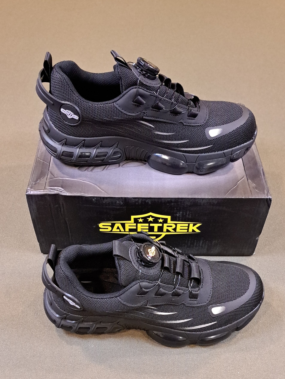 SAFETREK Steel Toe Safety Shoes - Color: Black - Size: Unisex - EU 41